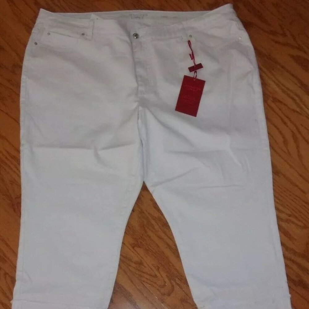 NEW! Jennifer Lopez CUFFED CAPRI JEANS ~ PLUS SIZE 24W ~ NWT ~ $56